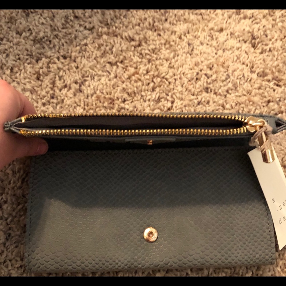Wallet - Picture 4 of 5